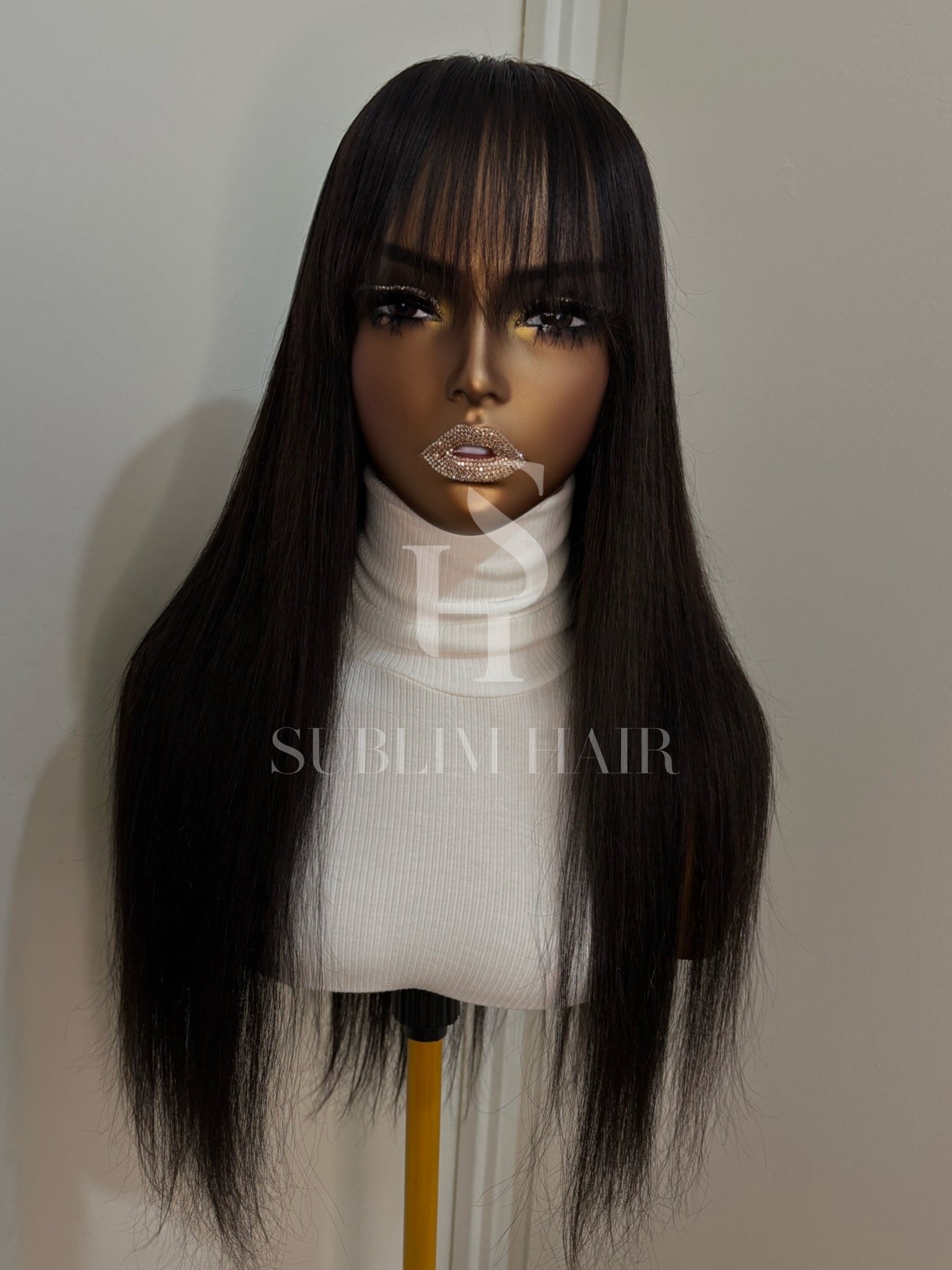 Fringe Classy – Perruque à Frange  – 4x4 Lace – Cheveux Humains Indiens – Densité 180% – Collable