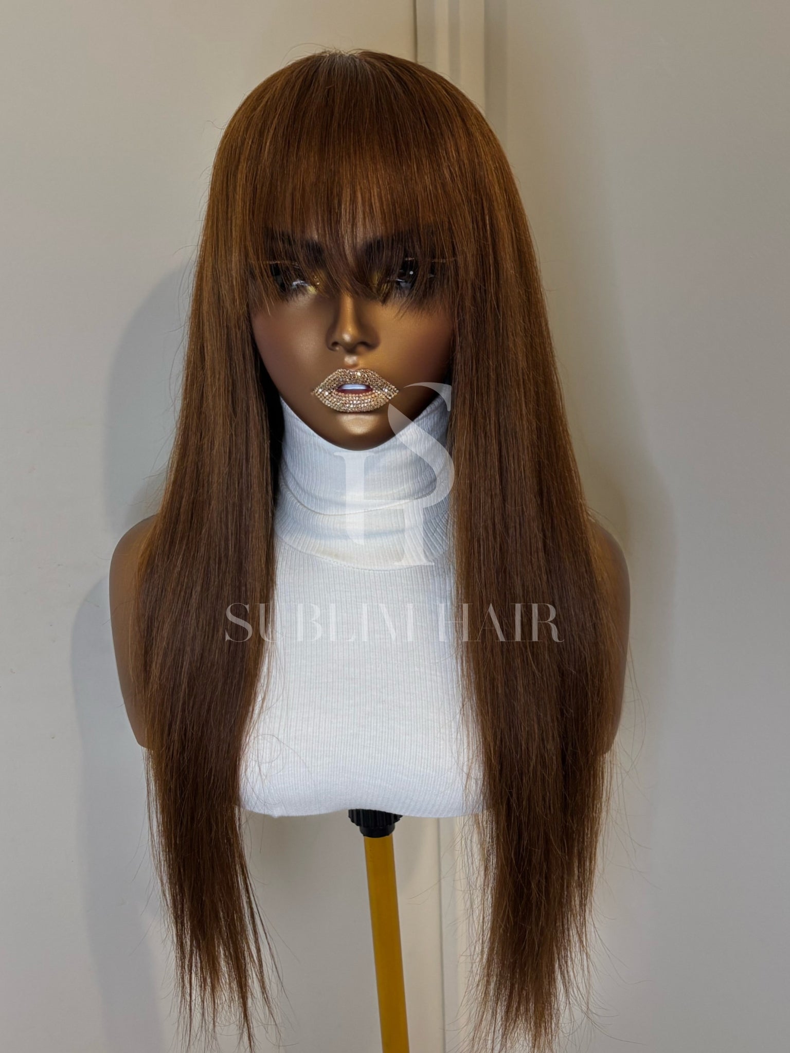 Fringe Classy – Perruque à Frange  – 4x4 Lace – Cheveux Humains Indiens – Densité 180% – Collable