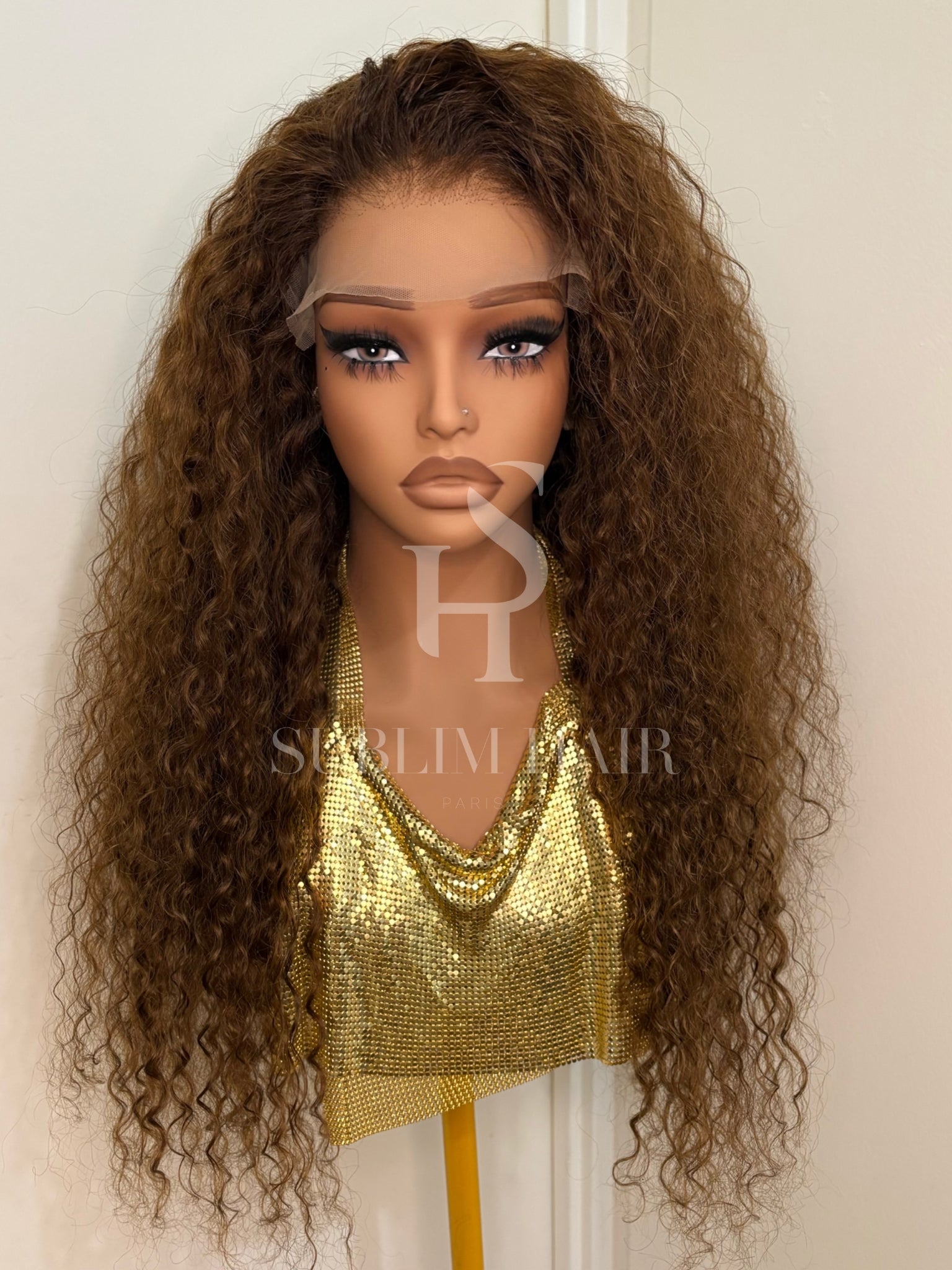 The Sunlit Goddess – Perruque Water Wave – Gluelace 5x5 Transparente – Densité 250% – Marron Clair