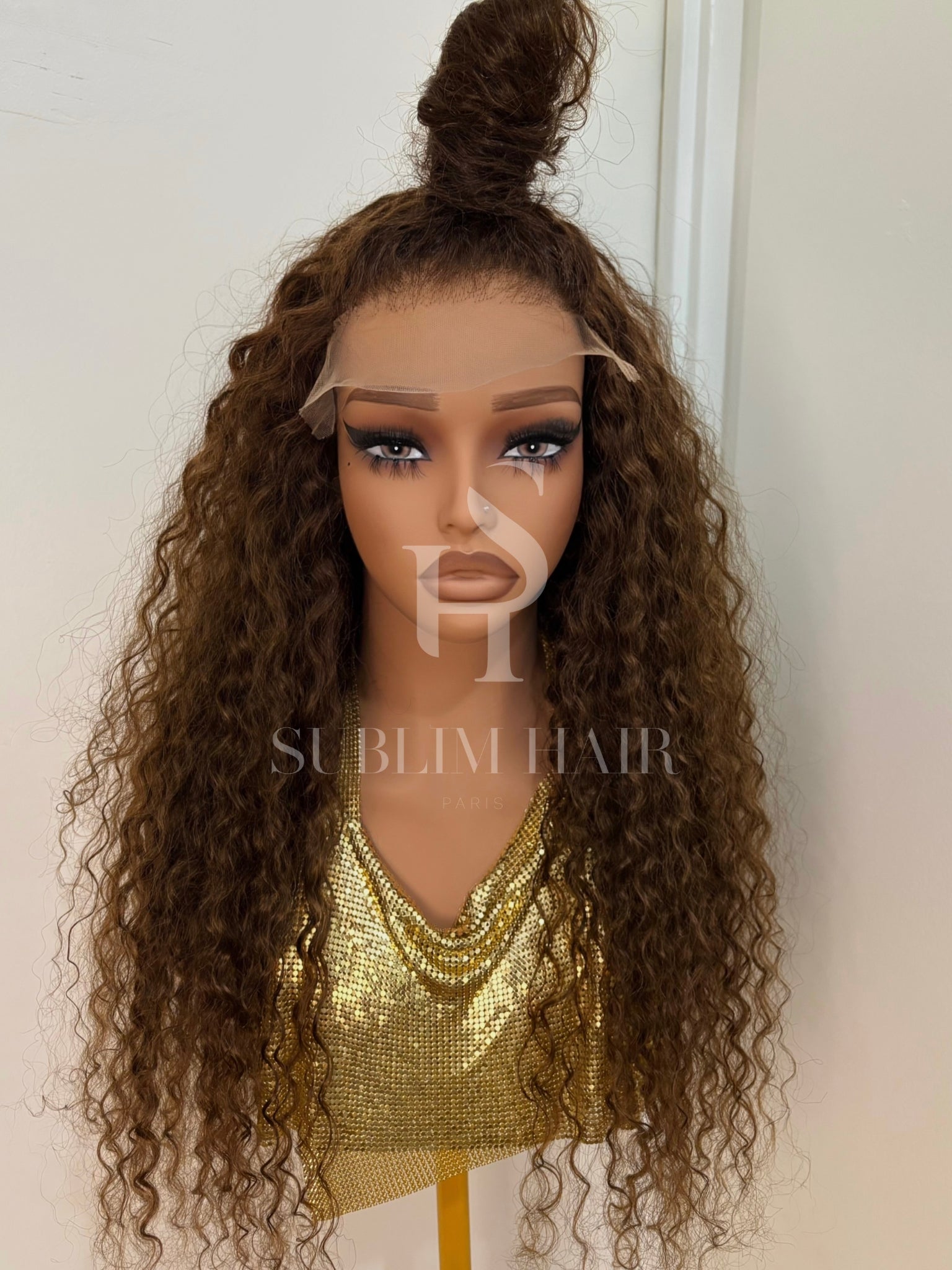 The Sunlit Goddess – Perruque Water Wave – Gluelace 5x5 Transparente – Densité 250% – Marron Clair