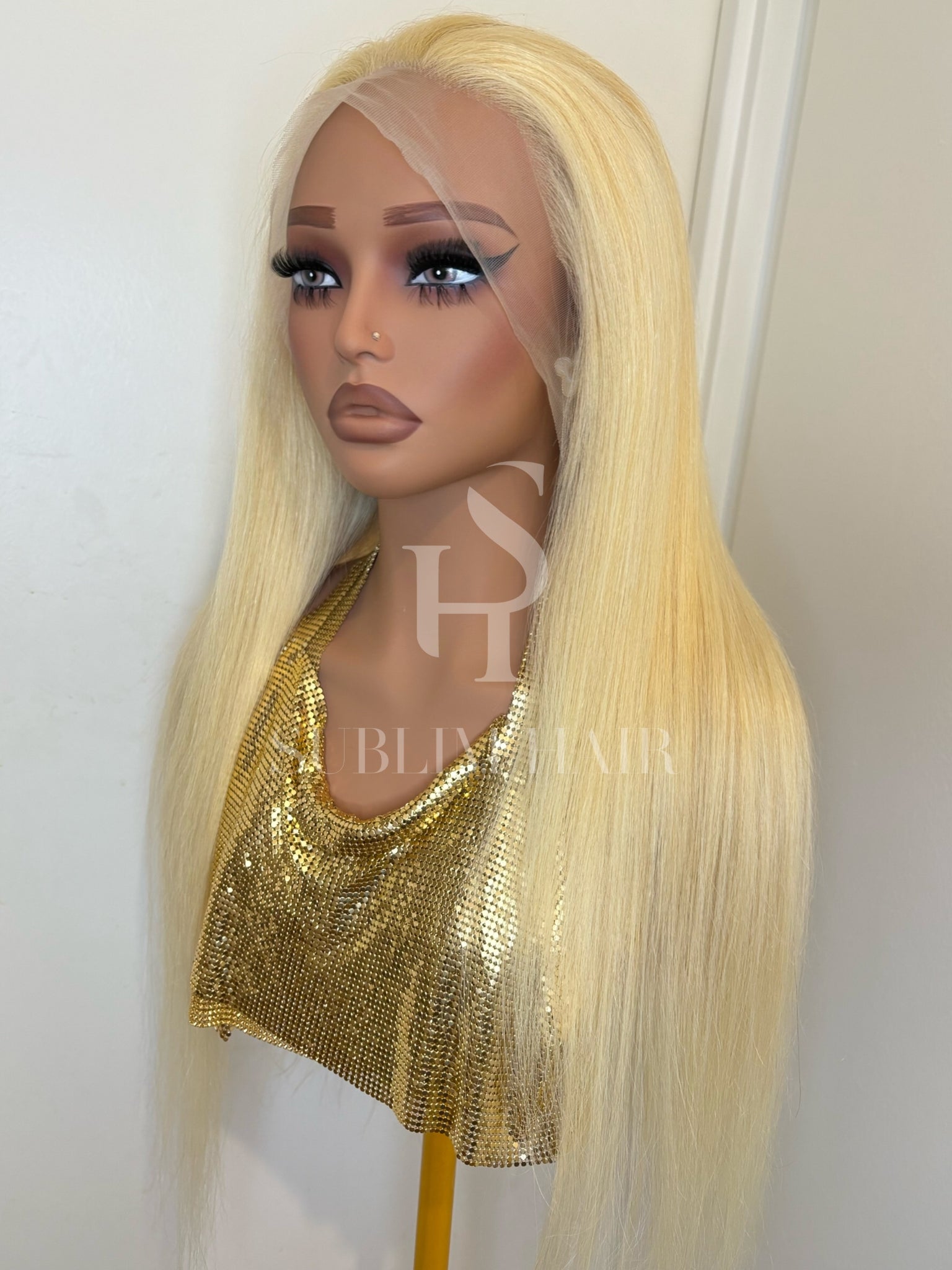 ICONIC – Perruque Blonde 13x4 Lace Transparente – Cheveux Humains Malaisiens – Densité 250%