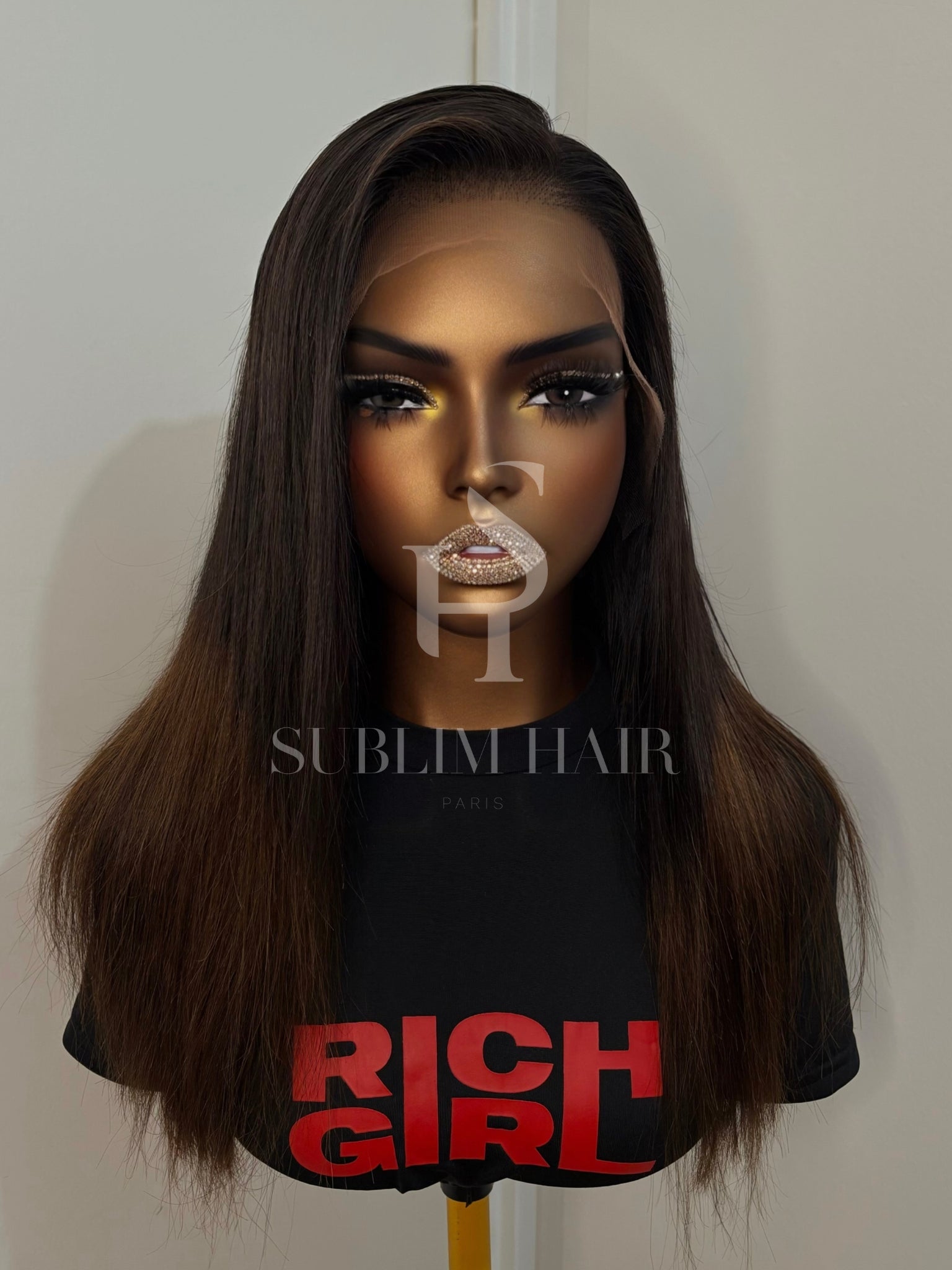 Golden Dynasty – Perruque Lace HD 13x4 – Cheveux Humains Indiens – Densité 180%  – Noir Intense aux Reflets Caramel