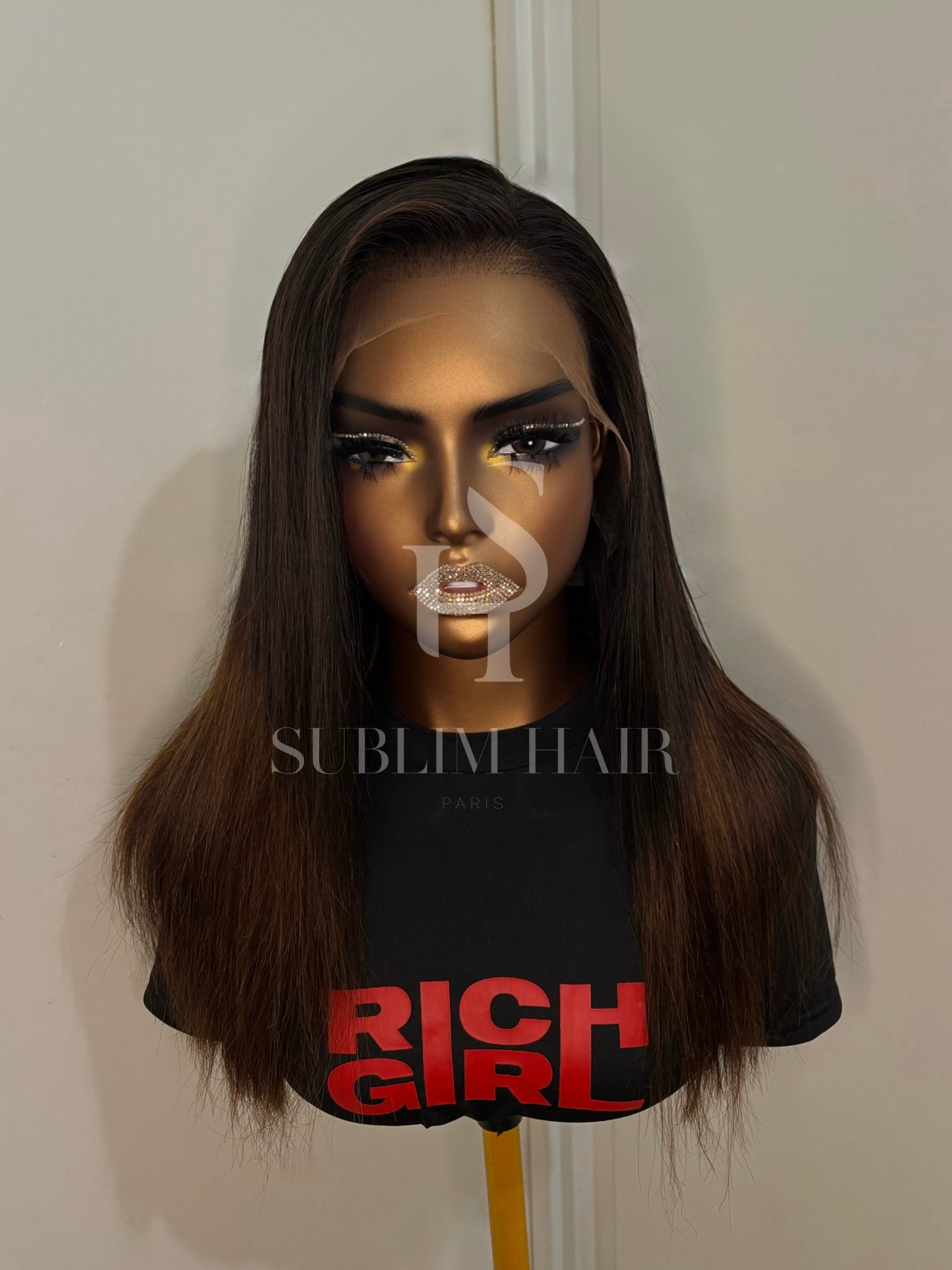 Golden Dynasty – Perruque Lace HD 13x4 – Cheveux Humains Indiens – Densité 180%  – Noir Intense aux Reflets Caramel