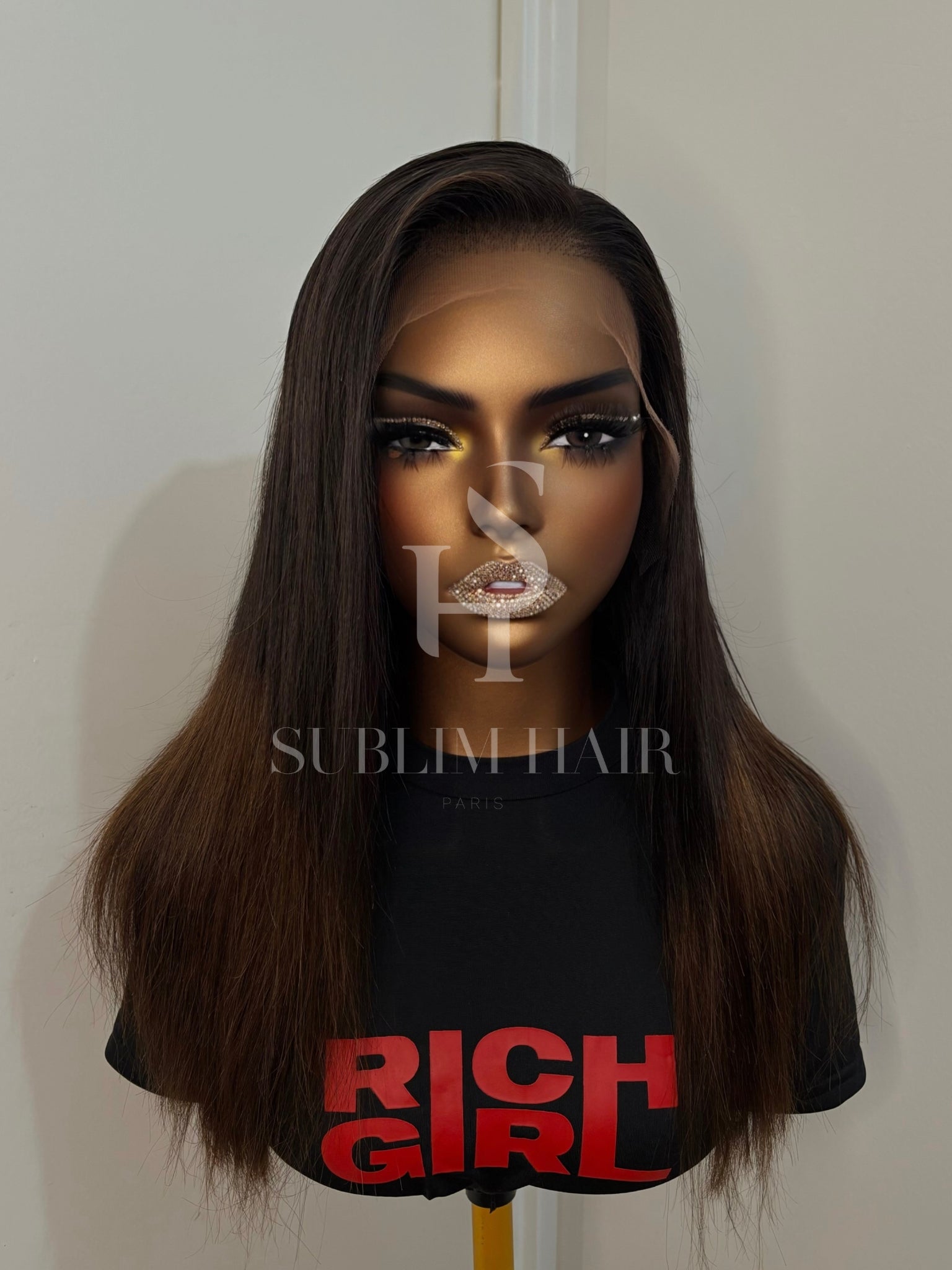 Golden Dynasty – Perruque Lace HD 13x4 – Cheveux Humains Indiens – Densité 180%  – Noir Intense aux Reflets Caramel